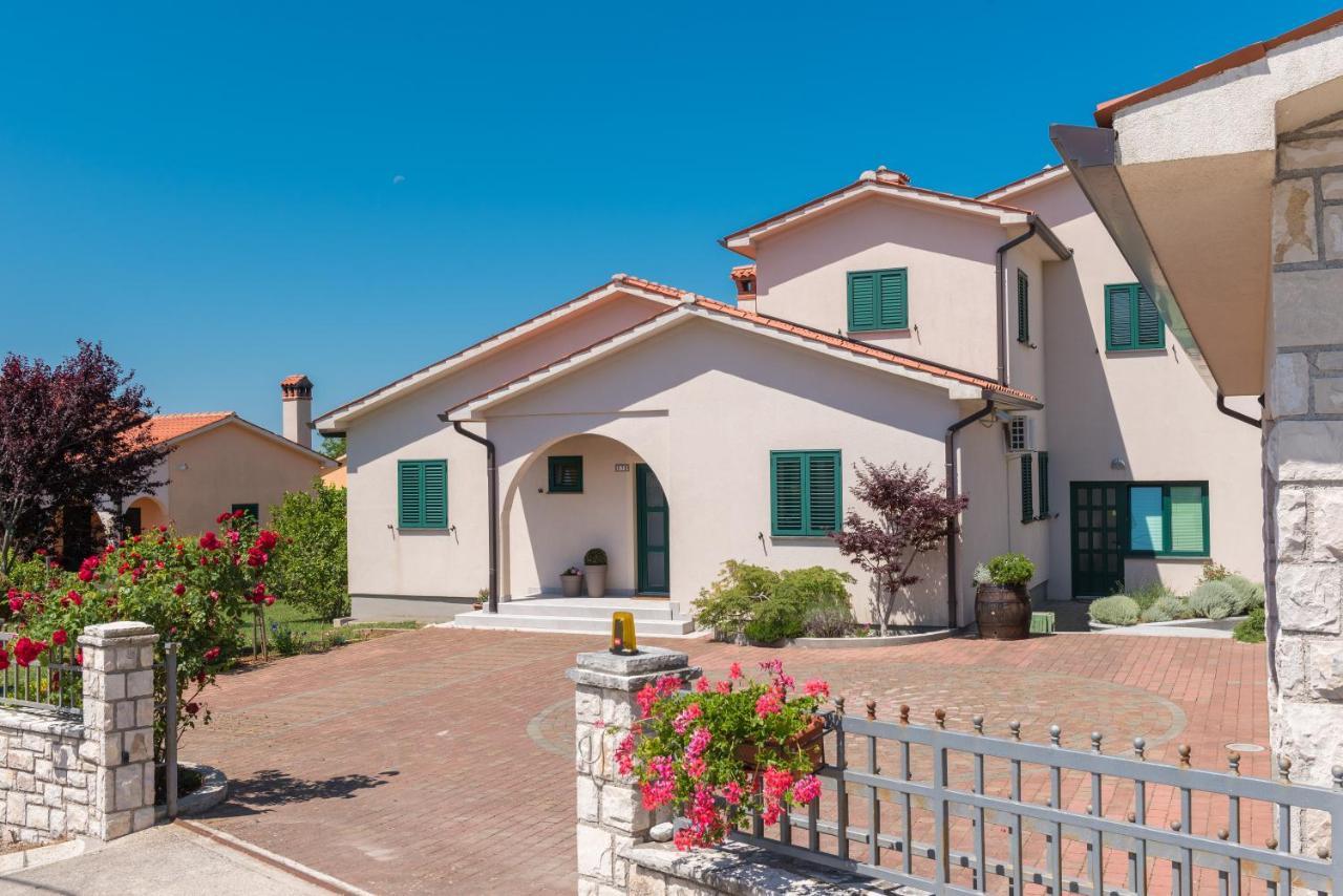 Holiday House Olive Grove With Pool And Garden Labin  Exteriör bild